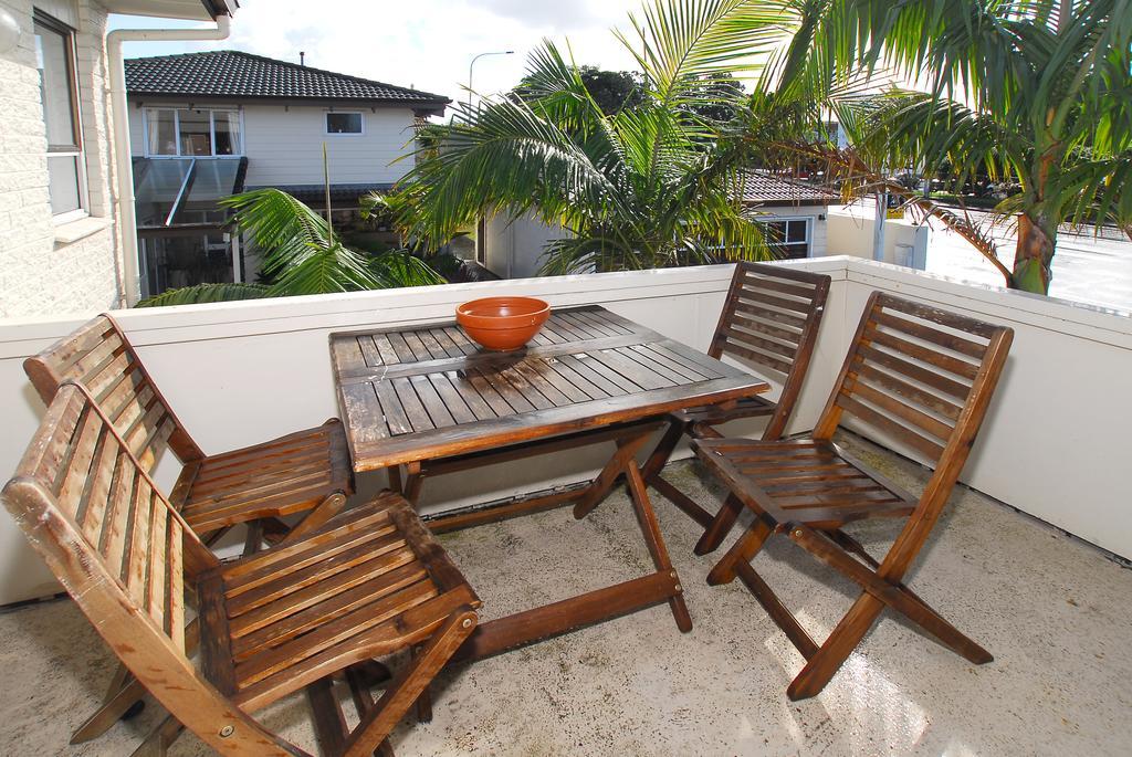 Takapuna Motor Lodge Окленд Номер фото