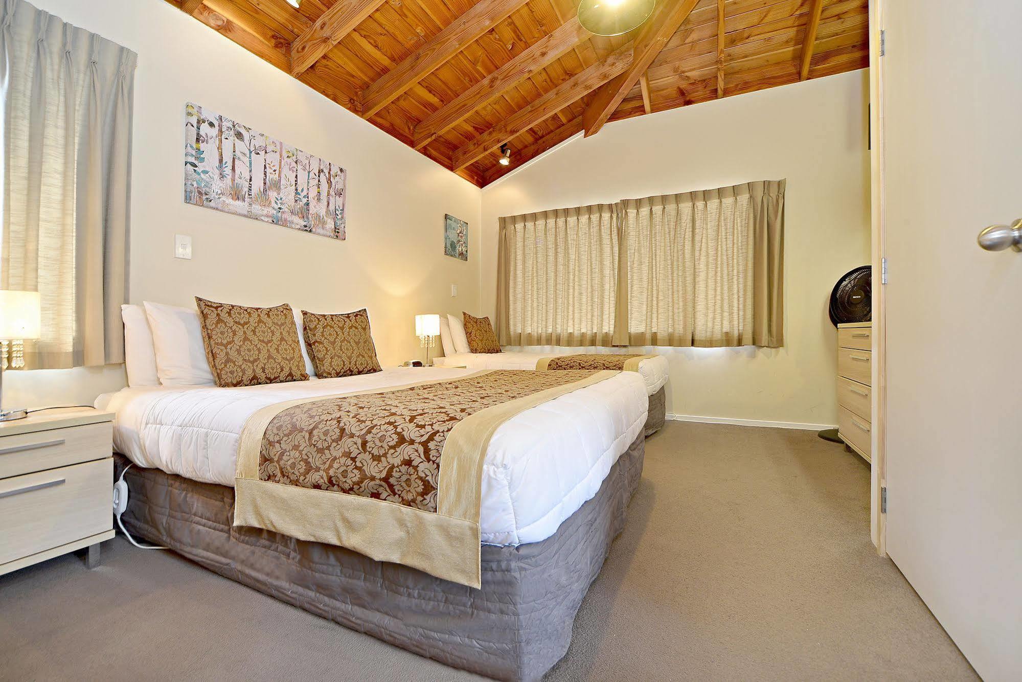 Takapuna Motor Lodge Окленд Екстер'єр фото